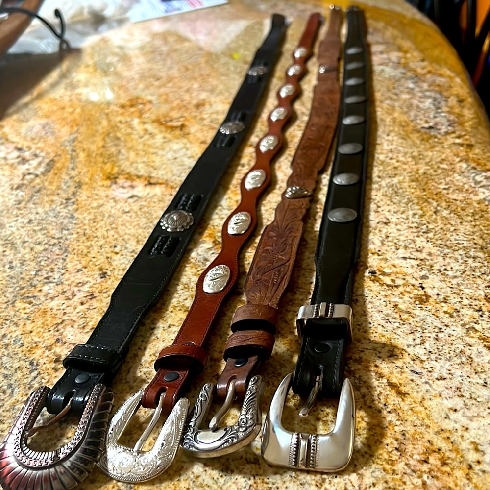 4 Women’s Western belts